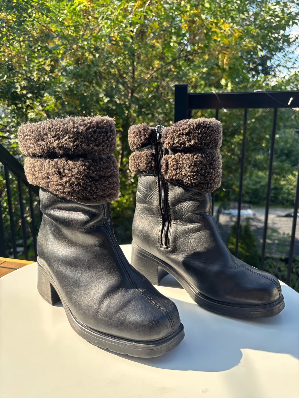 Pajar Black Leather Ankle Boots with Brown Shearling Cuff size 38